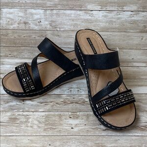 Good Choice Black Beaded Women's Tera Wedge Sandals Size 7.5M NWT